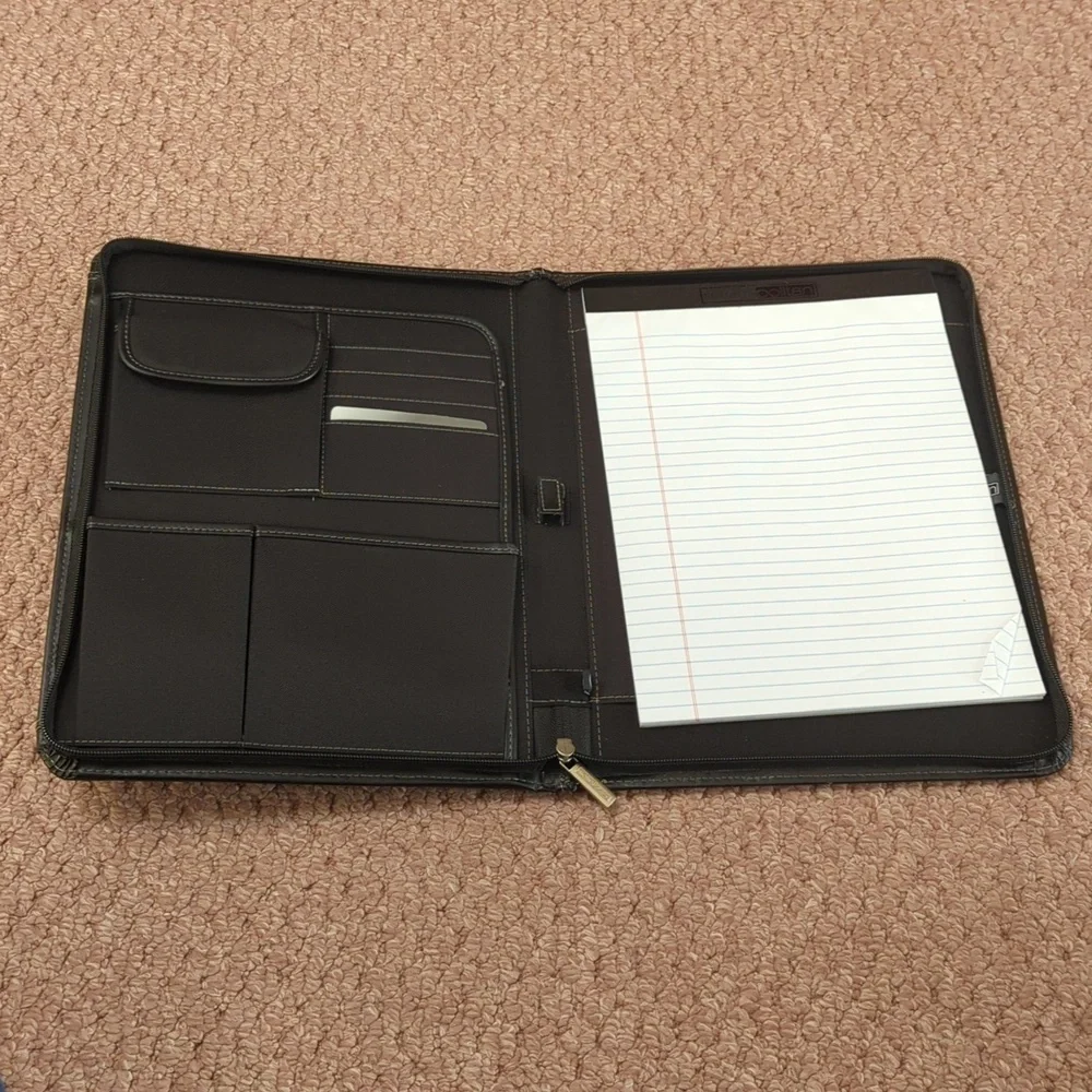 NIB Penn State pocketed zippered binder
